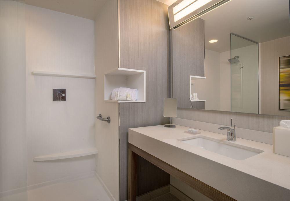 Courtyard By Marriott Austin Флюгервилль Экстерьер фото