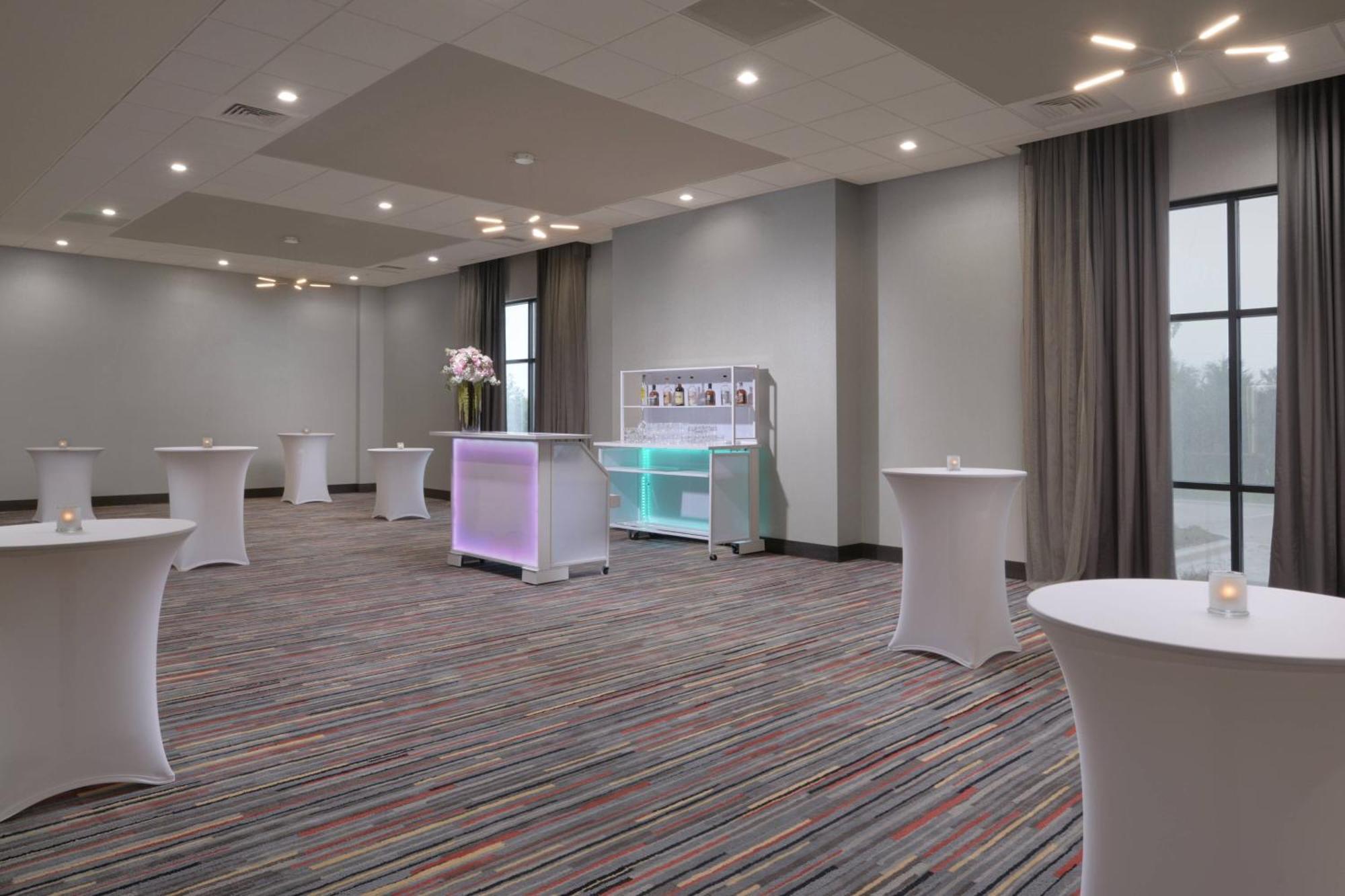 Courtyard By Marriott Austin Флюгервилль Экстерьер фото